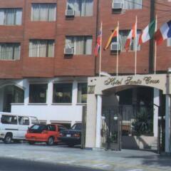 Hotel Santa Cruz парковка