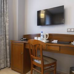 Отель Best Western Au Trocadero удобства в номере фото 5