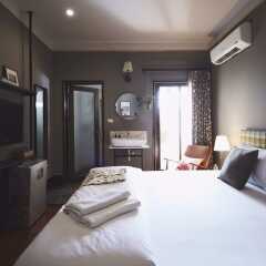 Josh Hotel комната для гостей