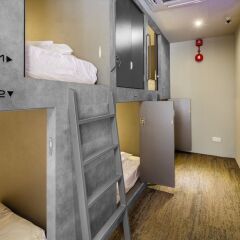 Circular House Capsule Hotel Сингапур удобства в номере фото 2