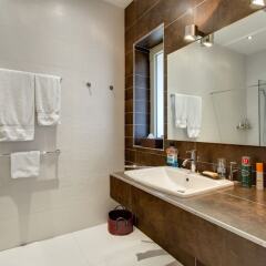 Отель Marvellous Apartment in Tigne Point With Pool Мальта, Слима - отзывы, цены и фото номеров - забронировать отель Marvellous Apartment in Tigne Point With Pool онлайн ванная