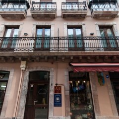 Отель Apartamentos Turisticos LLanes Испания, Льянес - отзывы, цены и фото номеров - забронировать отель Apartamentos Turisticos LLanes онлайн вид на фасад
