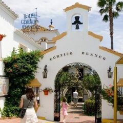 Отель Globales Cortijo Blanco