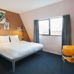 Отель Conscious Hotel The Tire Station Нидерланды, Амстердам - 1 отзыв об отеле, цены и фото номеров - забронировать отель Conscious Hotel The Tire Station онлайн комната для гостей