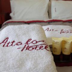 Отель Attalos Hotel Греция, Афины - отзывы, цены и фото номеров - забронировать отель Attalos Hotel онлайн ванная