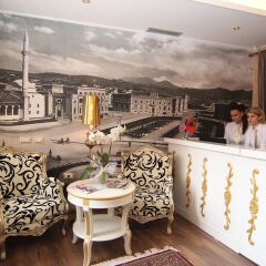 Отель Boutique Restorant GLORIA Албания, Тирана - отзывы, цены и фото номеров - забронировать отель Boutique Restorant GLORIA онлайн балкон
