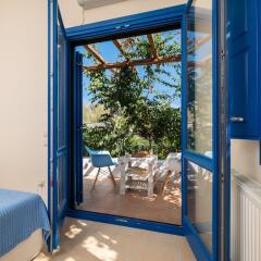 Отель Santorini Mystique Garden Греция, Остров Санторини - отзывы, цены и фото номеров - забронировать отель Santorini Mystique Garden онлайн комната для гостей фото 2