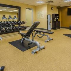 Отель Hilton Garden Inn Arlington/Courthouse Plaza фитнесс-зал фото 3