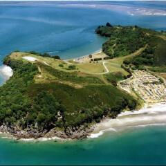 Отель Bowentown Beach Holiday Park пляж