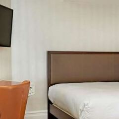 Отель Hilton London Hyde Park сейф в номере