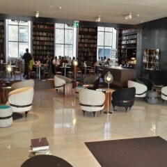 B2 Boutique Hotel + Spa гостиничный бар