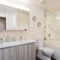 Апартаменты New Urban Downtown LA Luxury Apartment ванная