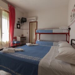 Hotel Mora комната для гостей