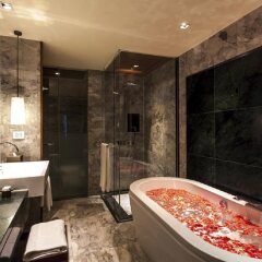 Отель Centara Grand Beach Resort Phuket Таиланд, Карон-Бич - 5 отзывов об отеле, цены и фото номеров - забронировать отель Centara Grand Beach Resort Phuket онлайн ванная фото 2