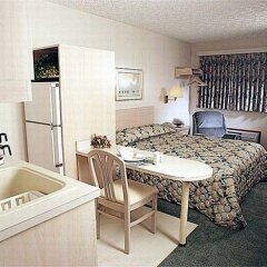 Отель Continent Inn Колумбус в номере