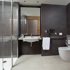 Отель NH Collection San Sebastián Aránzazu Испания, Сан-Себастьян - 1 отзыв об отеле, цены и фото номеров - забронировать отель NH Collection San Sebastián Aránzazu онлайн ванная