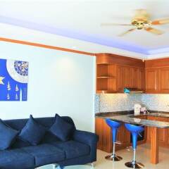 Отель 2 bed Condo Baan Suan Lalana Паттайя комната для гостей