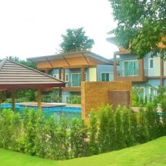 Отель Phutaralanta Resort Ланта