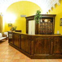 Отель Tenuta Santicuti Верноле интерьер отеля