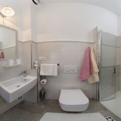 Отель Garni Villa Tyrol (Adults Only) Меран ванная фото 2