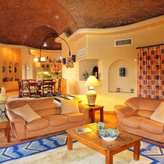 Отель Casa Lorena 4 Bedrooms 3.5 Bathrooms Home Педрегал комната для гостей фото 2