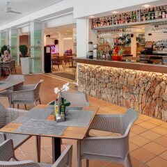 Отель Apartamentos Cala d'Or Playa гостиничный бар
