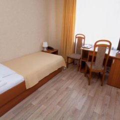 Гостиница Колос в Тюмени 1 отзыв об отеле, цены и фото номеров - забронировать гостиницу Колос онлайн Тюмень комната для гостей фото 5