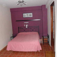 Отель Hostal Jentoft сейф в номере