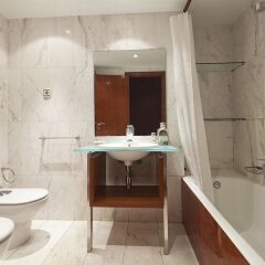 Отель My Space Barcelona- Bonanova for 8 people Испания, Барселона - отзывы, цены и фото номеров - забронировать отель My Space Barcelona- Bonanova for 8 people онлайн ванная фото 2