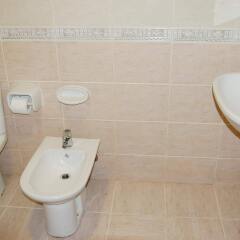 Отель Al Ferdous Hotel Apartment ОАЭ, Шарджа - отзывы, цены и фото номеров - забронировать отель Al Ferdous Hotel Apartment онлайн ванная фото 2