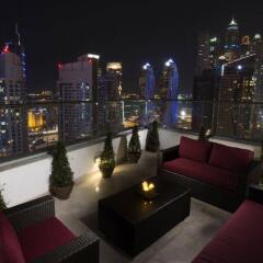 Отель La Verda Dubai Marina Suites & Villas Дубай гостиничный бар