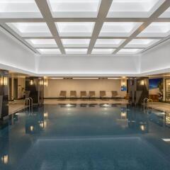 Мини-Отель Golden Tulip Istanbul Bayrampasa бассейн