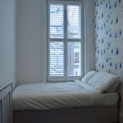Отель Chic 2 Bedroom Flat By Warwick Avenue Великобритания, Лондон - отзывы, цены и фото номеров - забронировать отель Chic 2 Bedroom Flat By Warwick Avenue онлайн комната для гостей фото 3