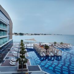 Royal M Hotel & Resort Abu Dhabi балкон