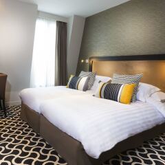 Отель Hôtel International Paris комната для гостей фото 11