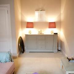 Отель Traditional 1 Bedroom Stockbridge Home Эдинбург в номере