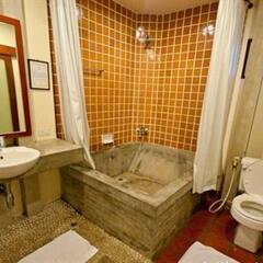Отель Nirvana Boutique Hotel Таиланд, Паттайя - 1 отзыв об отеле, цены и фото номеров - забронировать отель Nirvana Boutique Hotel онлайн ванная фото 2