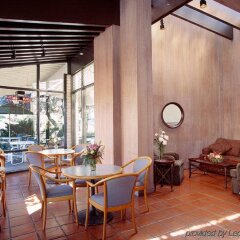 Отель The Sandman Inn интерьер отеля