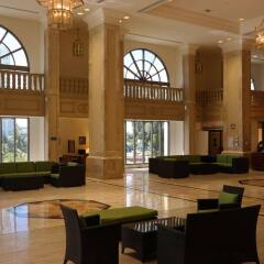 Отель Holiday Resort And Spa Тамунинг интерьер отеля