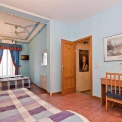 Отель Hostal Oporto Испания, Мадрид - 2 отзыва об отеле, цены и фото номеров - забронировать отель Hostal Oporto онлайн комната для гостей фото 4