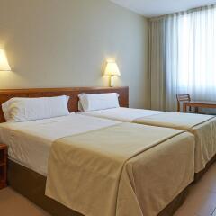 Отель Hesperia Sant Joan Suites Испания, Сан-Жоан-Деспи - 5 отзывов об отеле, цены и фото номеров - забронировать отель Hesperia Sant Joan Suites онлайн комната для гостей фото 2
