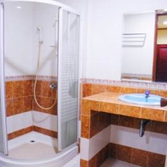 Hotel Yulia in Gorontalo, Indonesia from 18$, photos, reviews - zenhotels.com bathroom photo 3
