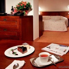 Отель Yastrebets Wellness & Spa Боровец в номере