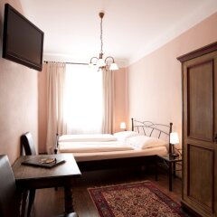 Отель Altstadthotel Kasererbräu Австрия, Зальцбург - 3 отзыва об отеле, цены и фото номеров - забронировать отель Altstadthotel Kasererbräu онлайн комната для гостей фото 2