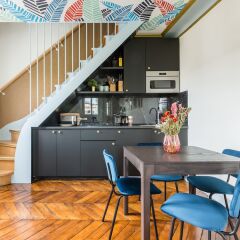 Отель Luxury 2 Bedroom Duplex - Beautiful Monument View Париж в номере