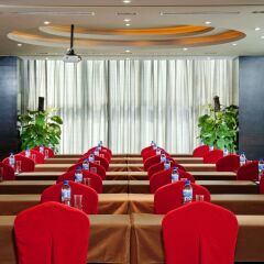 Отель Holiday Inn Xi'an Greenland Century City