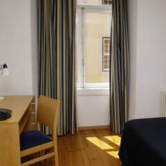 Отель SPRU Lisbon Summer Accommodation Лиссабон комната для гостей