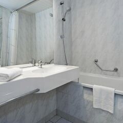 Отель Novotel Poznan Malta Польша, Познань - 4 отзыва об отеле, цены и фото номеров - забронировать отель Novotel Poznan Malta онлайн ванная фото 2