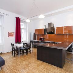 Апартаменты Prague Apartment V Lesicku 8 Прага в номере