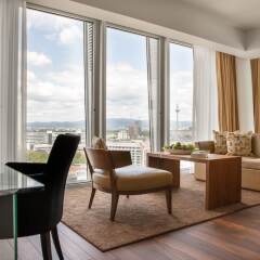 Отель Jumeirah Frankfurt гостиничный бар